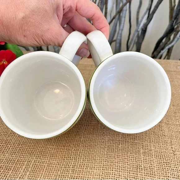 Pottery Barn Two Peter Rabbit Beatrix Potter Mugs (2) - Picture 8 of 10